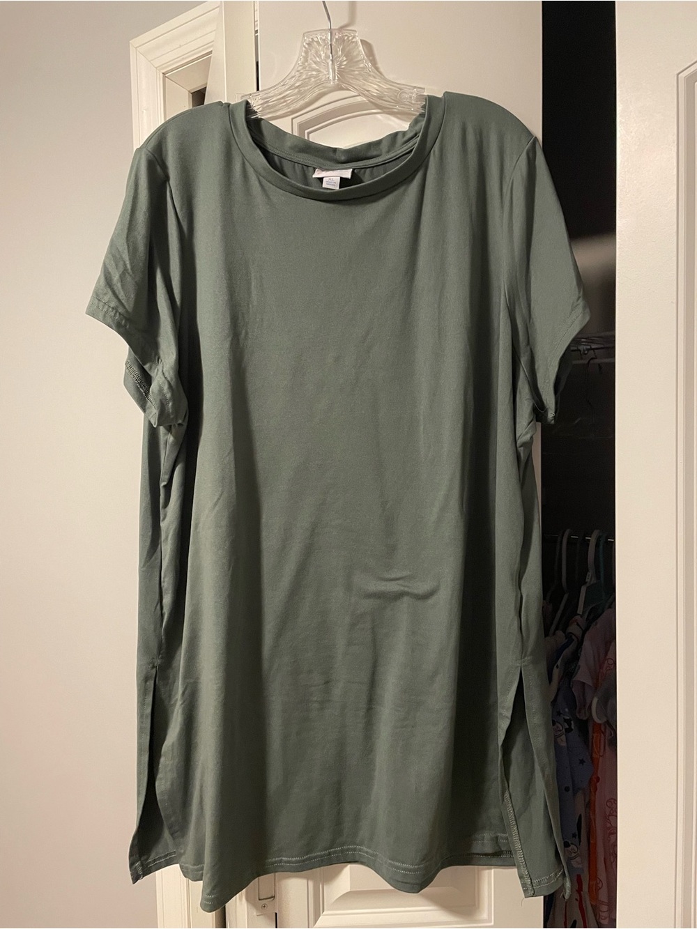 LuLaRoe Leslie Side Slit Tunic Tee